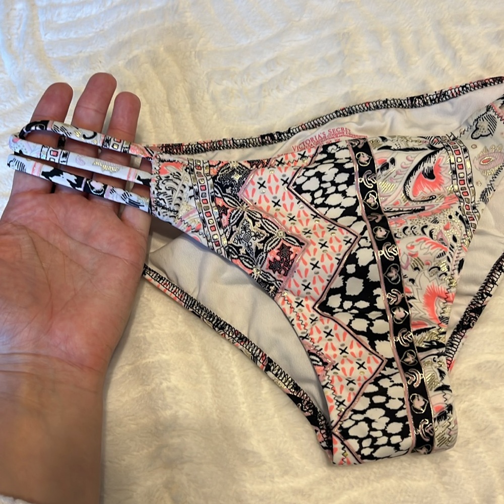 Patterned Bikini Bottom - Picture 3 of 6